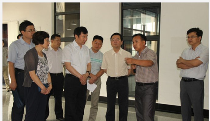 科技部副司長(zhǎng)曹國(guó)英參觀公司 無(wú)線供電汽車再成焦點(diǎn)