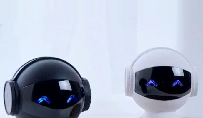 什么？代替機器人給手機無線充電的機器人？（無線充電）