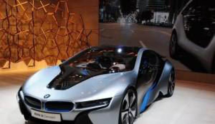 重量級(jí)，寶馬和蔚來(lái)都宣布了電動(dòng)車大功率無(wú)線充電的計(jì)劃?。o(wú)線充電）