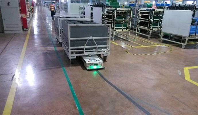AGV的應(yīng)用領(lǐng)域不斷擴(kuò)大（無(wú)線充電）