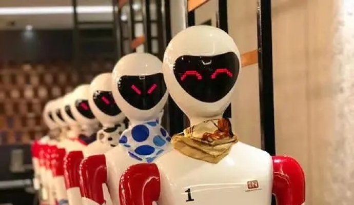 服務(wù)型智能機(jī)器人的五大應(yīng)用（二）（無(wú)線充電）