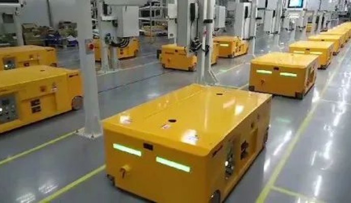 ?AGV是智能物流設(shè)備的關(guān)鍵核心設(shè)備（無線充電）