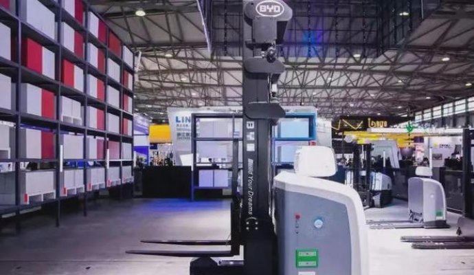 智能移動機器人iAGV的應(yīng)用（無線充電）