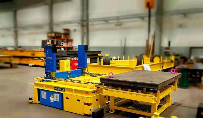 AGV機(jī)器人將取代人工生產(chǎn)（無線充電）