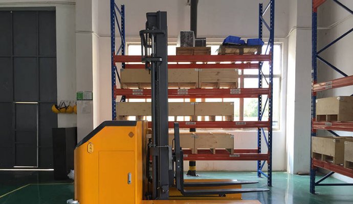 AGV取代叉車并非不可能（無線充電）