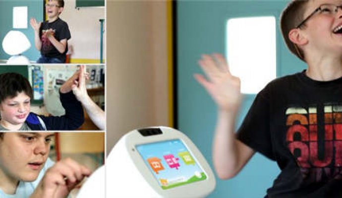 服務(wù)機(jī)器人在未來(lái)將扮演越來(lái)越多的角色（無(wú)線充電）