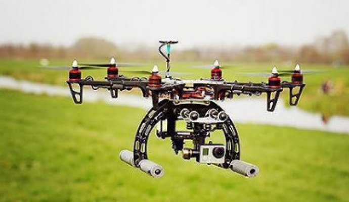 監(jiān)控機器人可以像人一樣四處巡邏（無線充電）