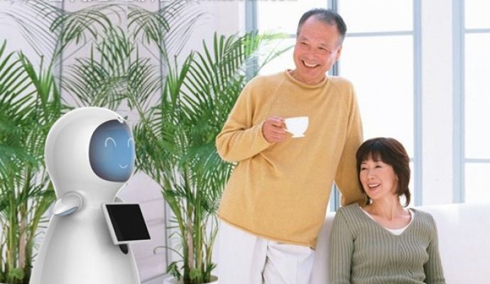 服務機器人服務家庭（無線充電）