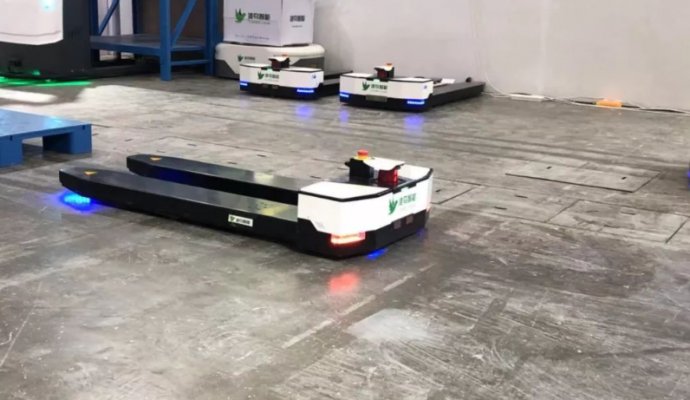 激光場景導航AGV（無線充電）