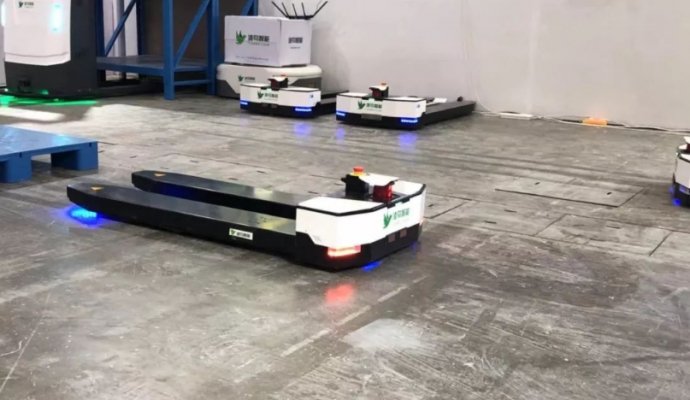 AGV導航方式各自特點（無線充電）