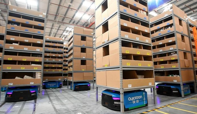 AGV搬運機器人:工業(yè)物流的多行業(yè)利器(無線充電)