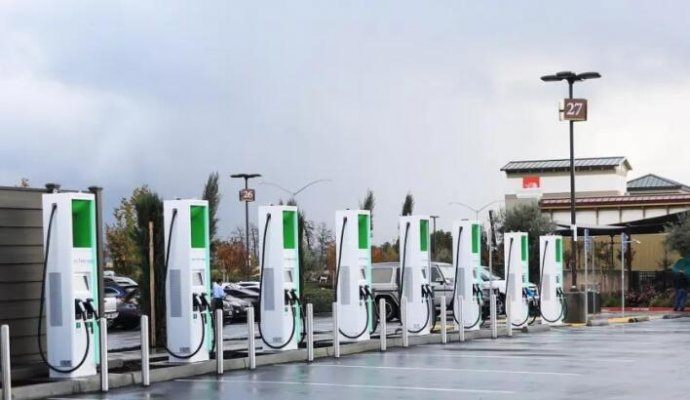 智能設(shè)備無線充電技術(shù)的廣泛應(yīng)用