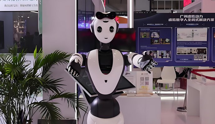 智能導(dǎo)游機(jī)器人引領(lǐng)旅游新風(fēng)尚的科技向?qū)Вo(wú)線充電）